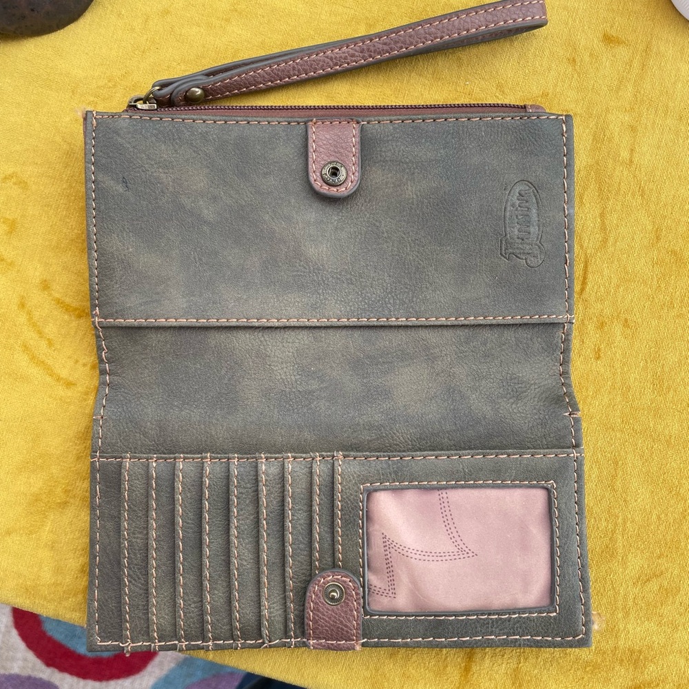 Justin Brown Leather Wallet 4” x 7” - Picture 5 of 7